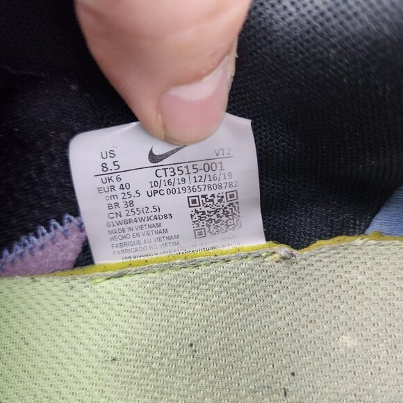 Nike Women's Gray and Pink Running Shoes - Picture 9 of 10